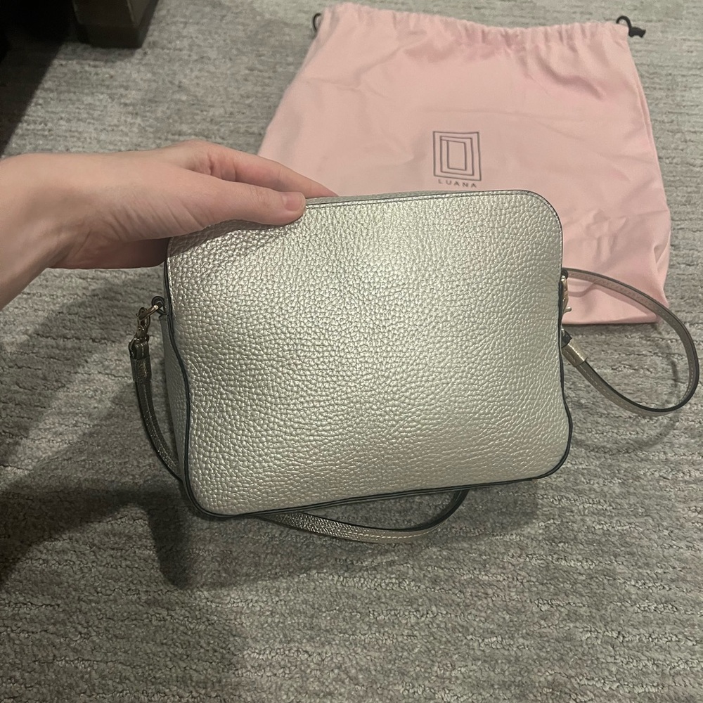 Luana Italy Womens Metallic Grain Leather Double L Camera Handbag Silver - Picture 10 of 15